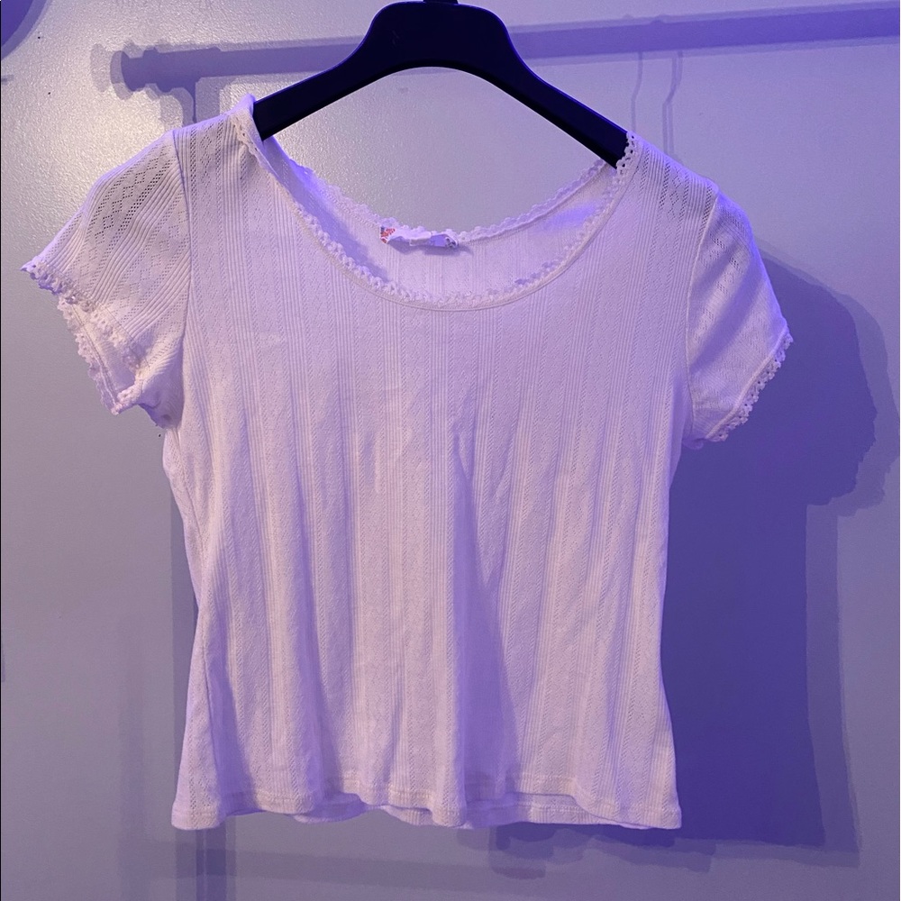 white t shirt